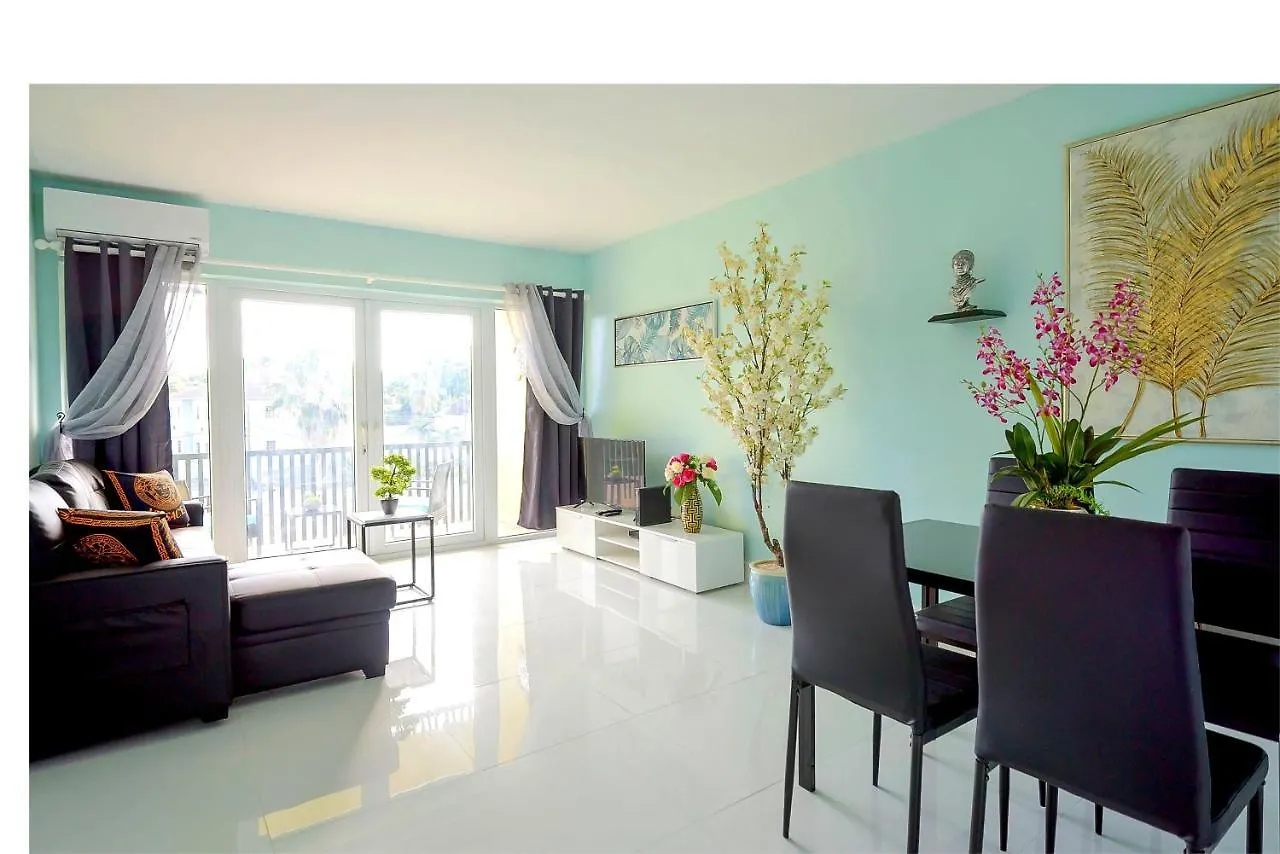 Lovely Apt Near Beach,Downtown,24Hr Security,Pool Nassau Bahamas
